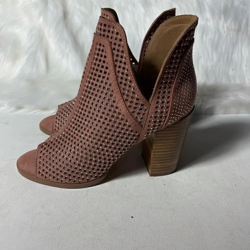 Very G pink blush suede perforated slip on shoes peep toe size 8.5